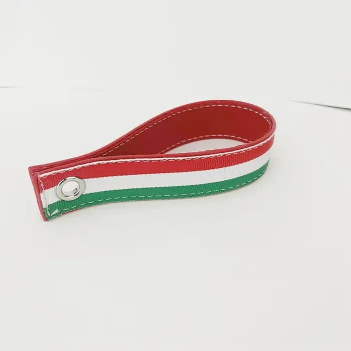 Sangle de hayon en cuir pour style de voiture, couleur rouge, lettrage adapté pour voiture de sport 
