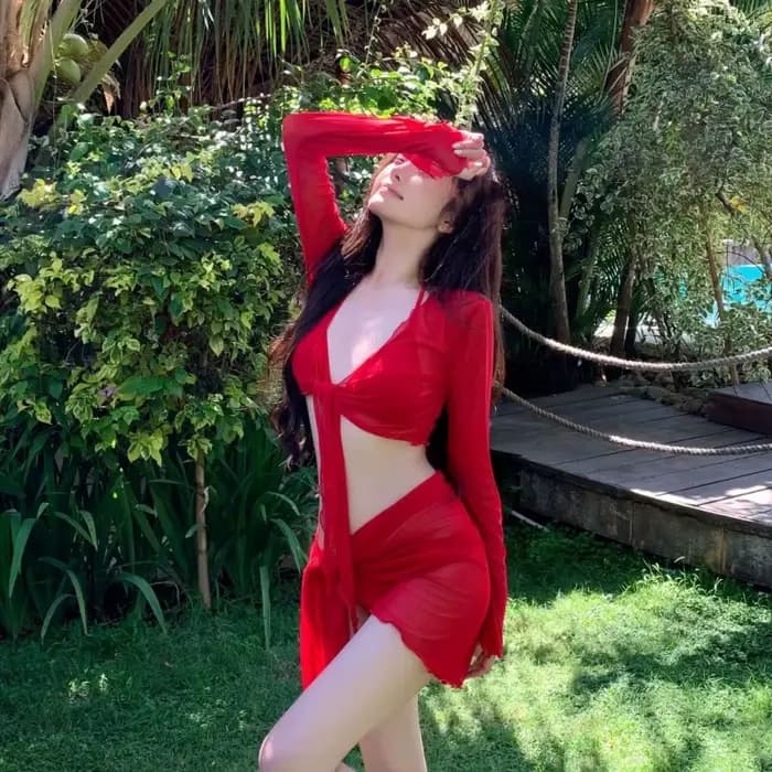 Ensemble de Bikini quatre pièces rouge Bali pour femmes, maillot de bain amincissant, solide, flatteur, deux pièces, vêtements de plage pour vacances