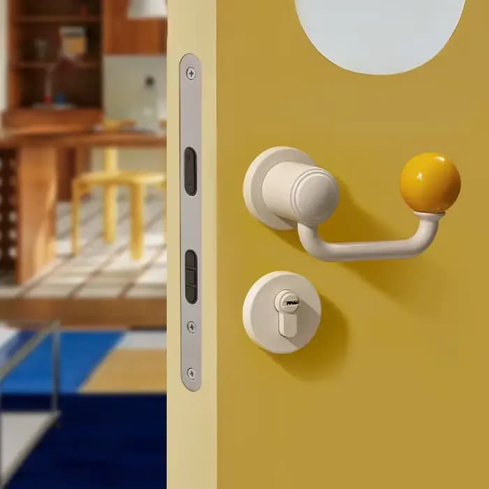Porte intérieure en bois style crème, serrure à poignée fendue magnétique/silencieuse couleur Dopamine pour usage domestique