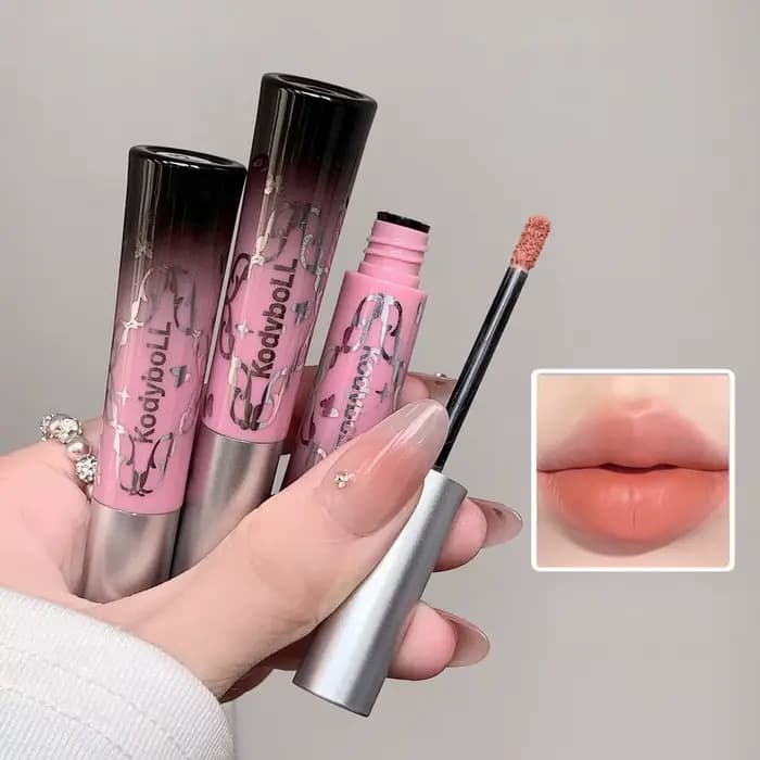 Gloss à lèvres gris-brun
