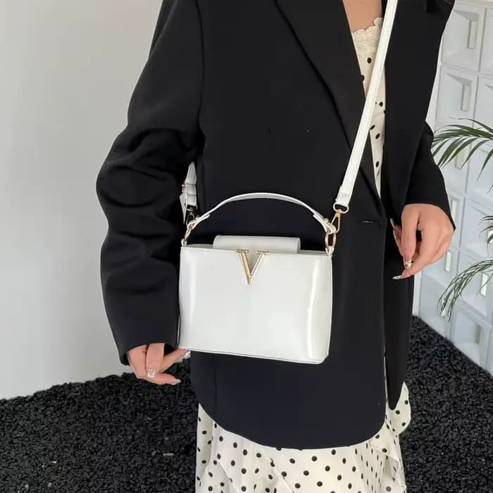 Sac à main tendance en forme de V, petit sac seau, sac bandoulière élégant, style minimaliste urbain, en cuir PU