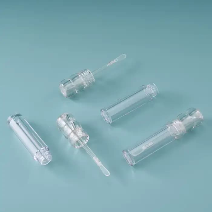 Tube de brillant à lèvres vide Transparent