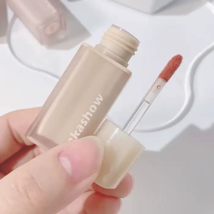 Rouge à lèvres liquide mat rose châtain