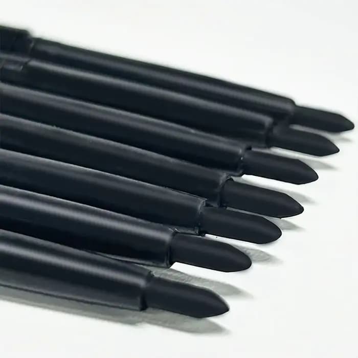 Crayons eyeliner noirs imperméables
