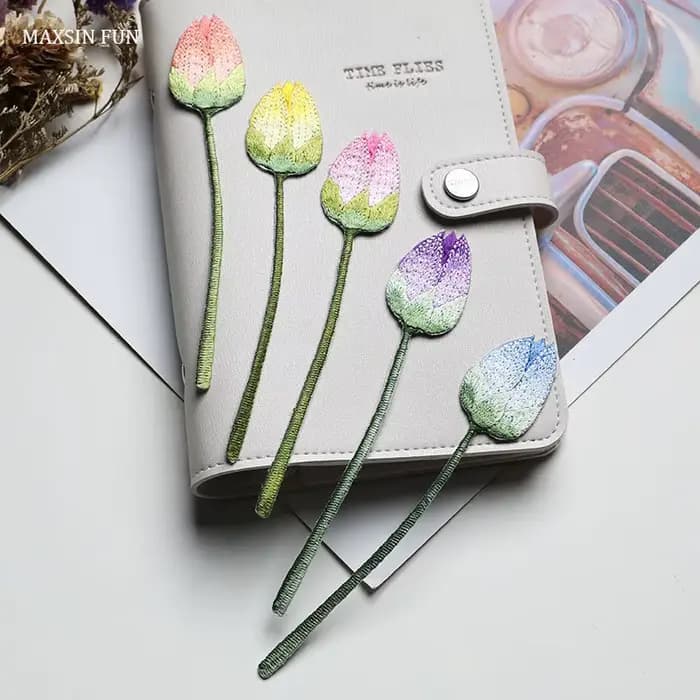 Fer à broder Lotus Bud sur patchs pour vêtements, autocollants décoratifs bricolage, 5 couleurs en option, autocollant de dessin animé adhésif exquis