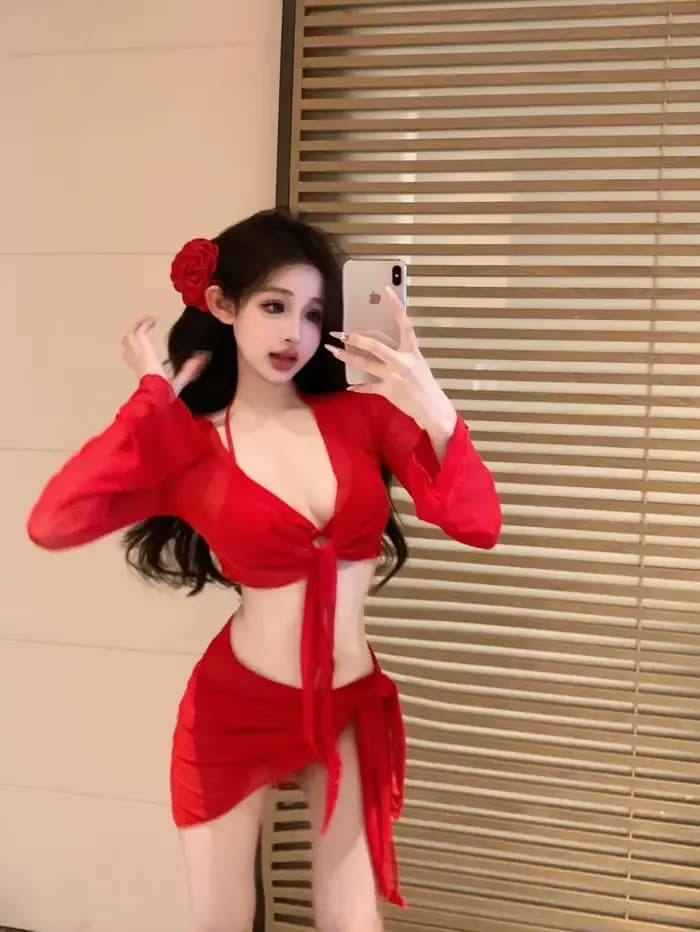 Maillot de bain bikini pour femme 2026, nouveau modèle rouge, sexy, quatre pièces, à manches longues, effet amincissant, vêtements de bain pour femme