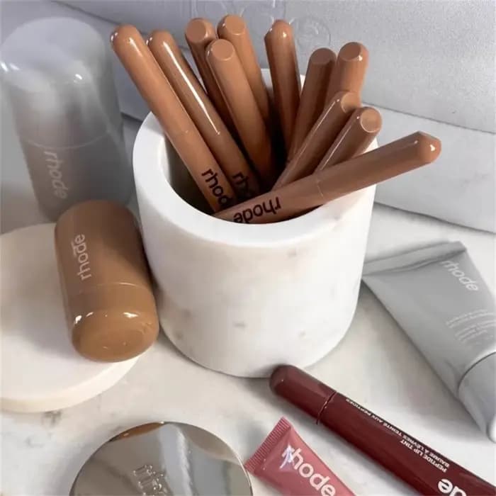 Rhode Skin Peptide Lip Shape Pen