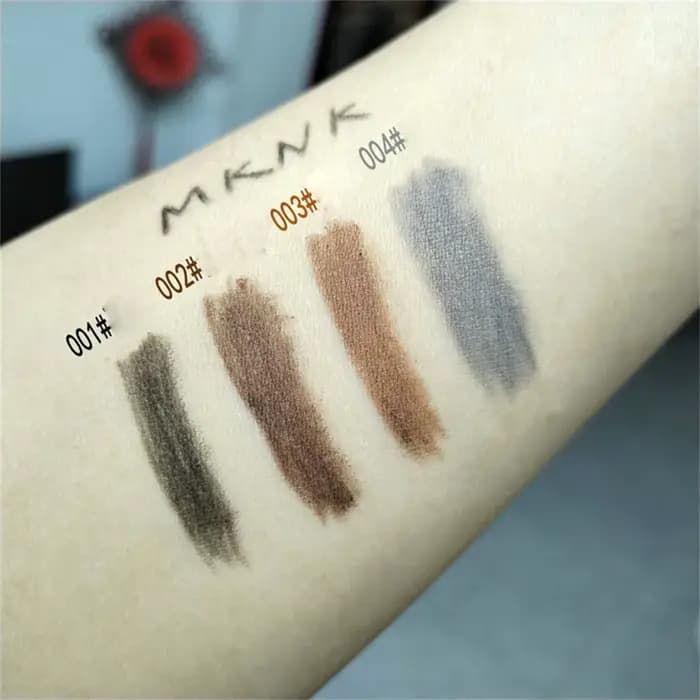 Crayon à sourcils 2 en 1 avec brosse