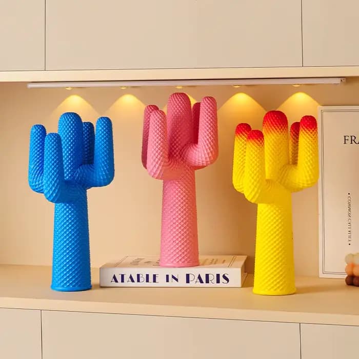 Décoration de Chambre : Cactus en Résine pour Bureau, Statuette Décorative pour la Maison, Salon, Meubles à Vin, Hall d'Entrée, Bureau – Ornement Végétal Artificiel, Idée Cadeau