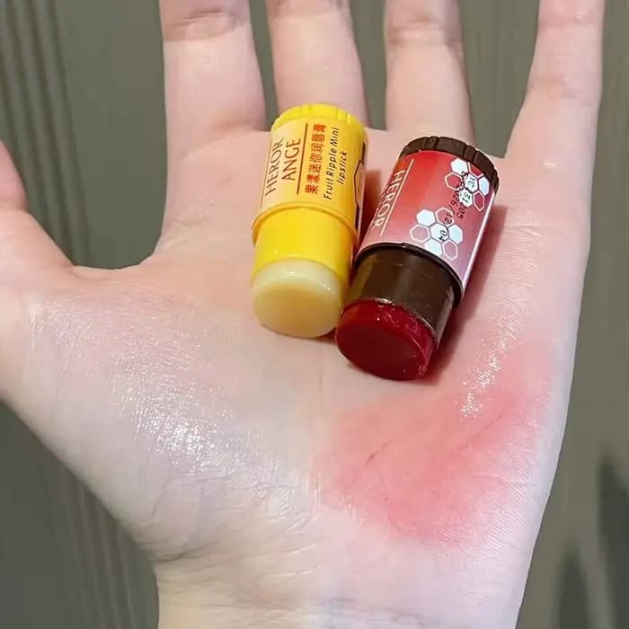 Ensemble de deux rouges à lèvres hydratants