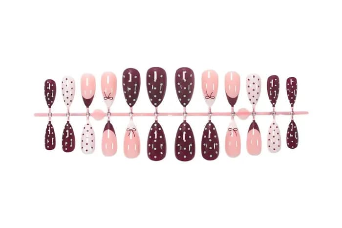 24 faux ongles rouges à pois