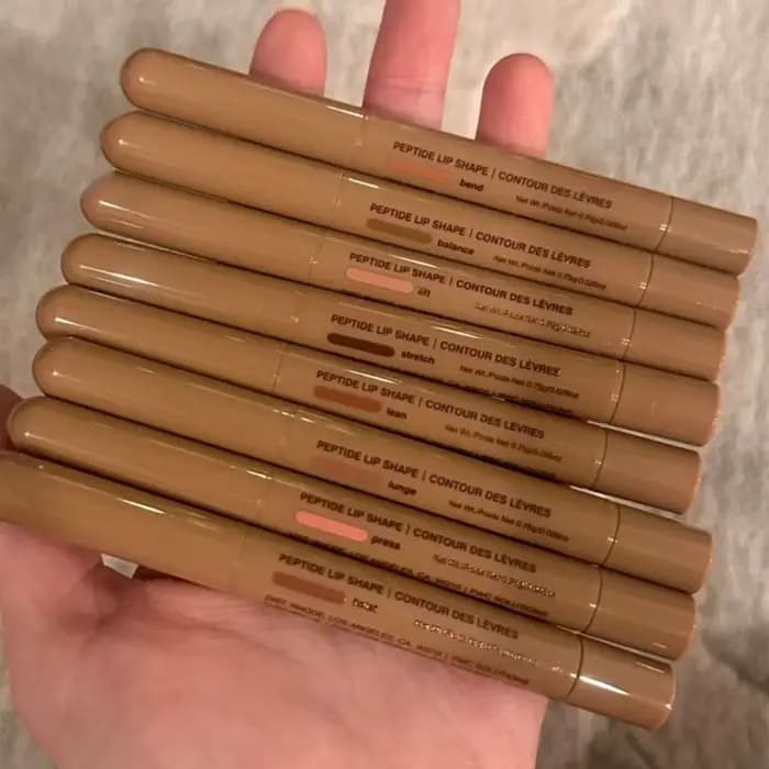 Produits de maquillage de marque : Crayon à lèvres au peptide cutané