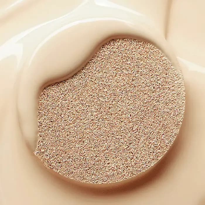 Coussin de protection solaire blanchissant Compact SPF50 + BB crème