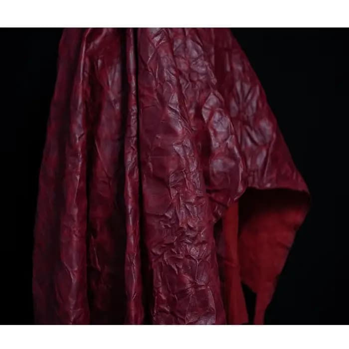 Cuir Spécial Rouge Profond Plissé et Plissé Torsadé et Pétrissé avec Dégradé Bergame Créatif Européen et Américain