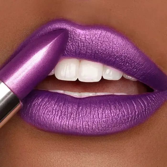 Teinte à lèvres diamant scintillant violet