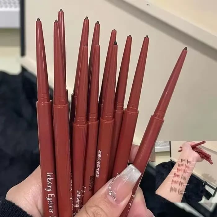 Crayon Eyeliner Gel Ultra-fin rose marron sous les yeux