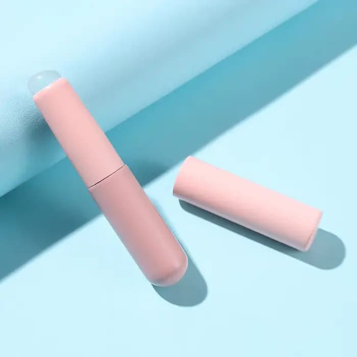 Brosse à lèvres en silicone avec capuchon de protection, tête nar, adaptée à l'application du rouge