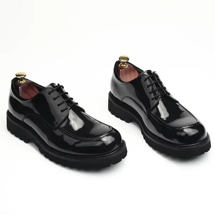 Chaussures en cuir pour hommes, nouveau style, artisanat perlé, surface brillante, première couche d