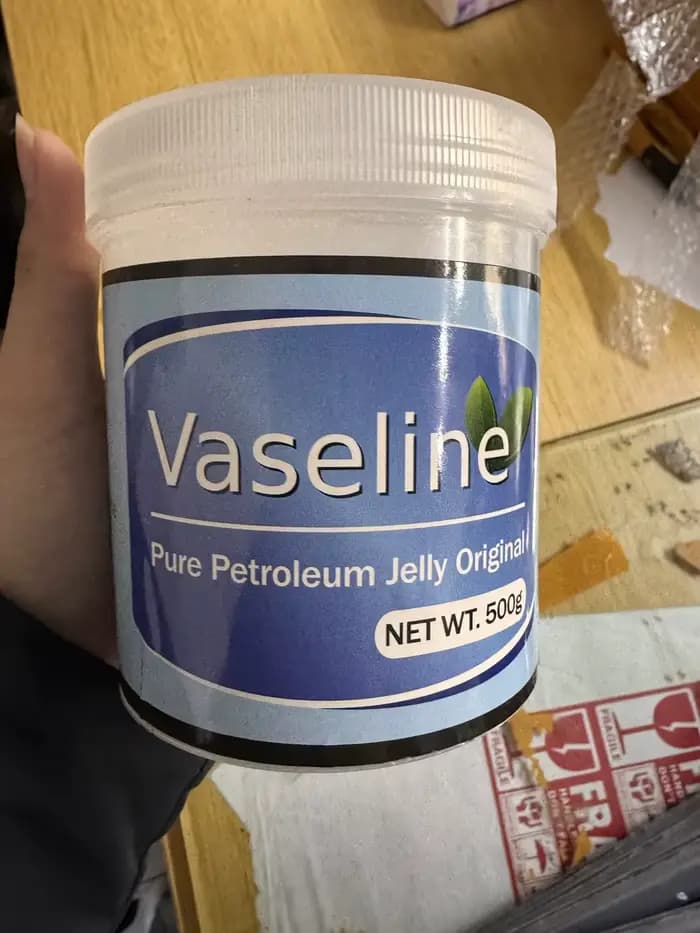 Vaseline Tatouage Classique Pratique 500g Bouteille Blanche pour Lubrification Cutanée et Coloration