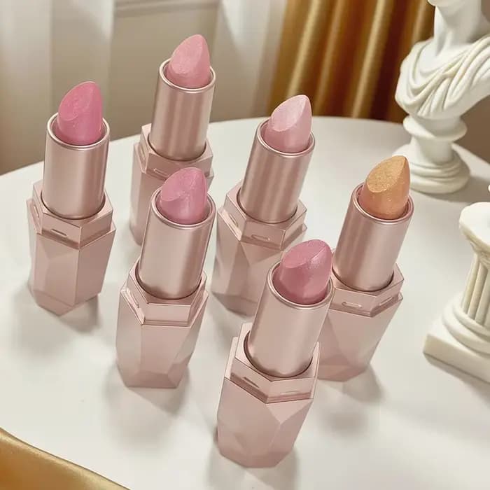 Rouge à lèvres pailleté nacré diamanté