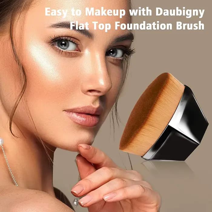 Pinceau de maquillage pour fond de teint liquide et crème BB