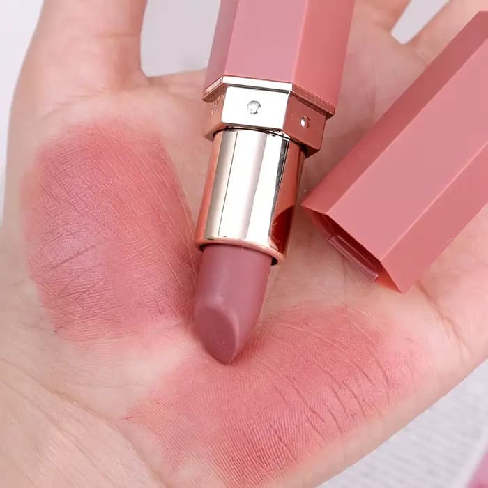 Rouge à lèvres velours nu