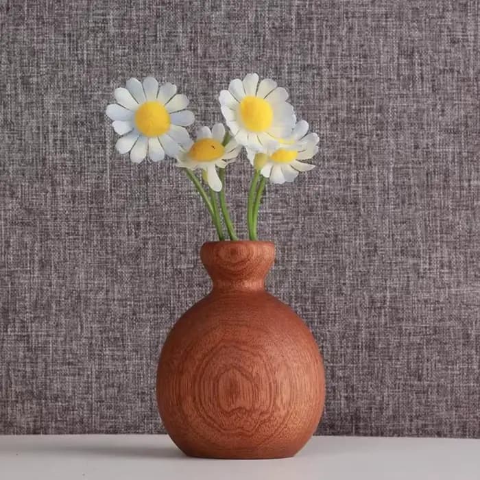 Arrangement floral simple, vase en bois, pot de fleurs décoratif fait à la main, forme de calebasse, minimalisme, décoration de table, décoration de la maison