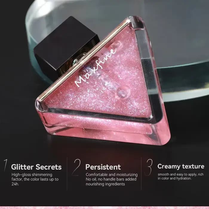 Gloss à lèvres transparent et translucide