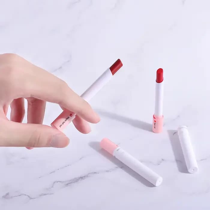 4 couleurs maquillage rouge à lèvres cosmétiques