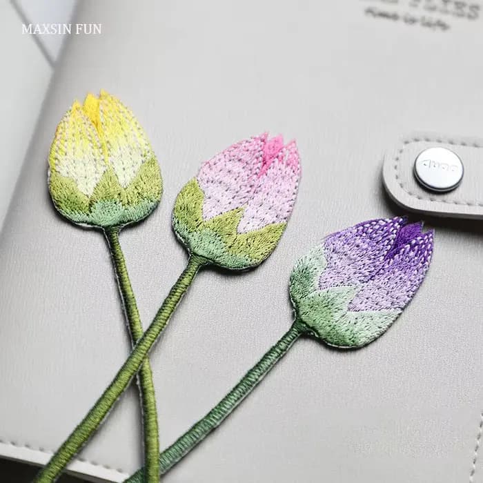 Fer à broder Lotus Bud sur patchs pour vêtements, autocollants décoratifs bricolage, 5 couleurs en option, autocollant de dessin animé adhésif exquis