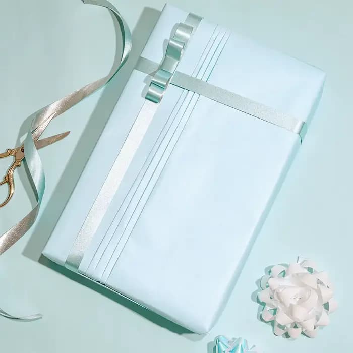 1 rouleau de papier d'emballage bleu clair mat, couleur unie, papier nacré brillant, 17 pouces x 118 pouces, parfait pour les mariages, les anniversaires et l'emballage de cadeaux