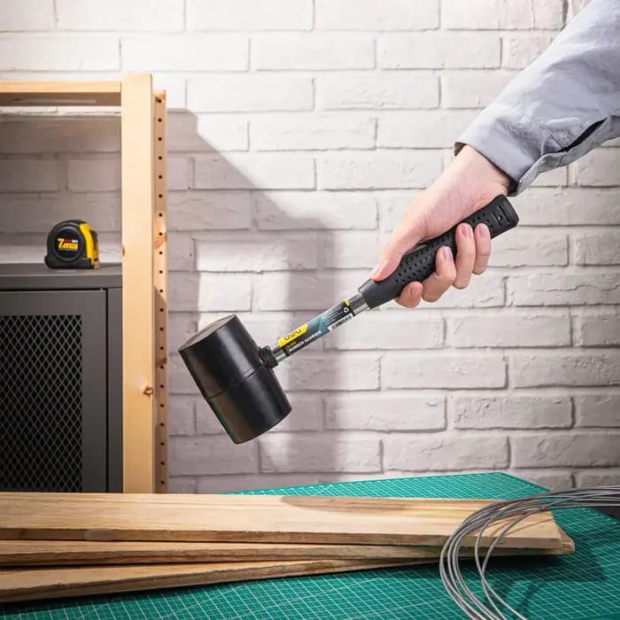 Marteau en caoutchouc durable avec tête en caoutchouc pour le camping, les travaux de pose de revêtements de sol, les piquets de tente, la menuiserie, les tâches de frappe douce sans endommager
