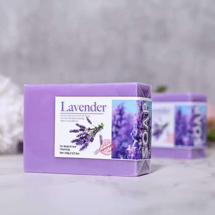 Savon aux huiles essentielles de lavande biologique naturel