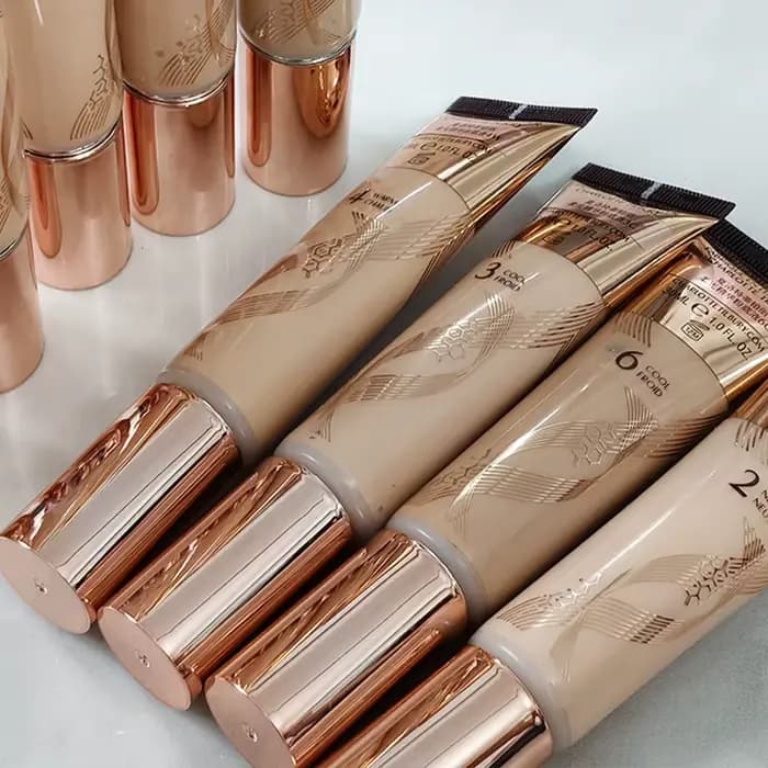 Charlotte Tilbury Soft Light Essence Hyaluronic Acid Liquid Foundation