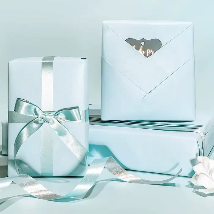 1 rouleau de papier d'emballage bleu clair mat, couleur unie, papier nacré brillant, 17 pouces x 118 pouces, parfait pour les mariages, les anniversaires et l'emballage de cadeaux