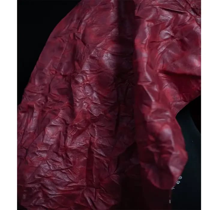 Cuir Spécial Rouge Profond Plissé et Plissé Torsadé et Pétrissé avec Dégradé Bergame Créatif Européen et Américain