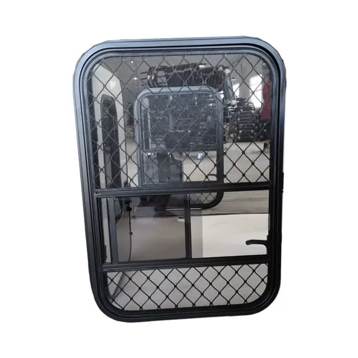 Porte d'entrée de camping-car avec coins arrondis en haut et en bas, porte de caravane