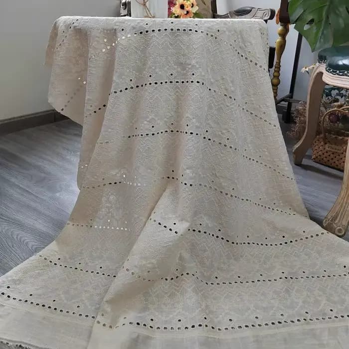 Tissu brodé en lin ajouré pour vêtements, rideau de robe, fabrication de matériel de couture en tissu fait à la main