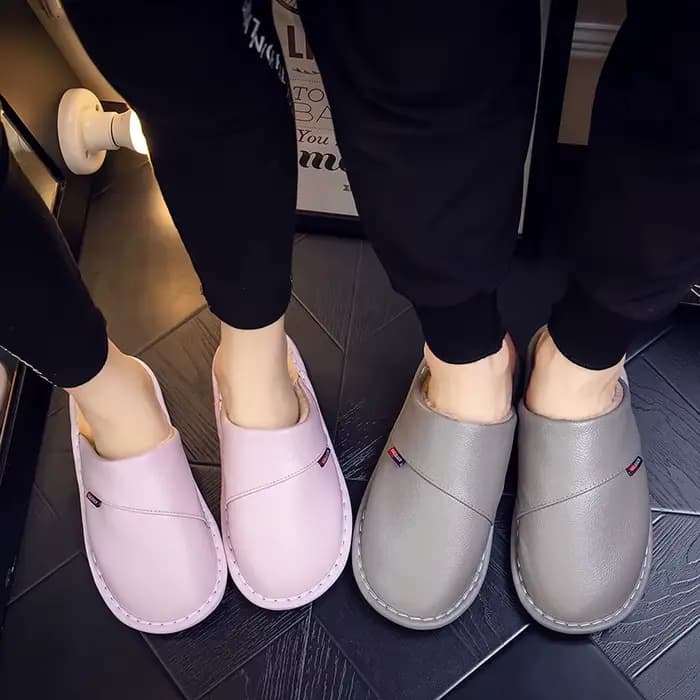 Chaussons en cuir rouge vin pour femmes, toboggans en fourrure d'intérieur, chaussures de sol unisexes simples pour dames, chaussures plates pour la maison et la famille, mode hivernale