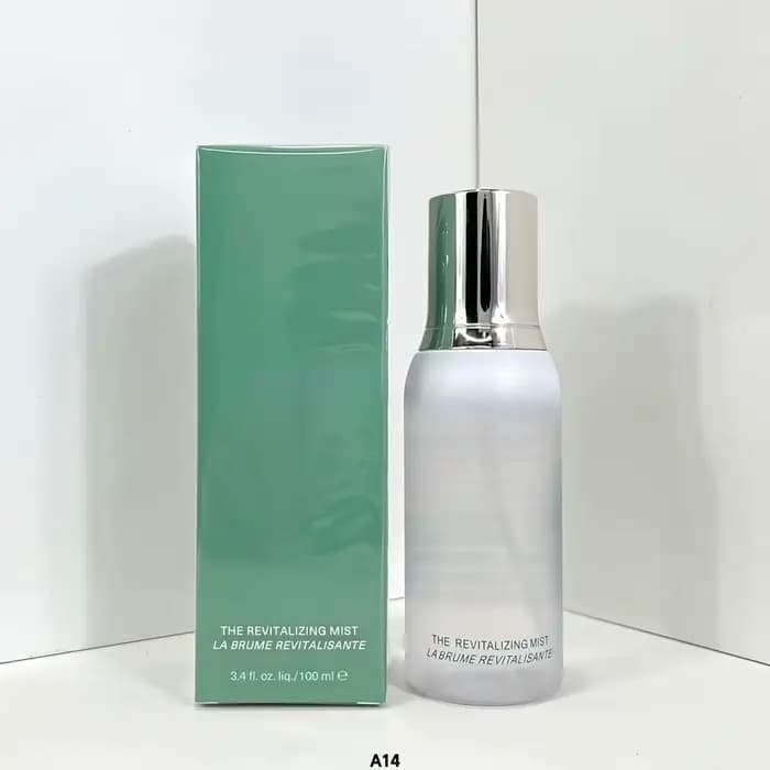 La Lotion Traitante 150ml, l'émulsion infusante 125ml, l'outil de maquillage