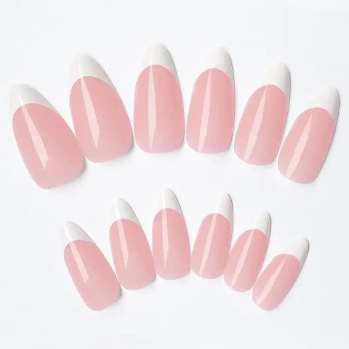 Faux ongles longs en amande