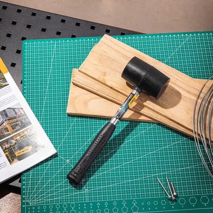 Marteau en caoutchouc durable avec tête en caoutchouc pour le camping, les travaux de pose de revêtements de sol, les piquets de tente, la menuiserie, les tâches de frappe douce sans endommager