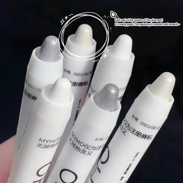 Crayon illuminateur scintillant nacré effet « Lying Silkworm »