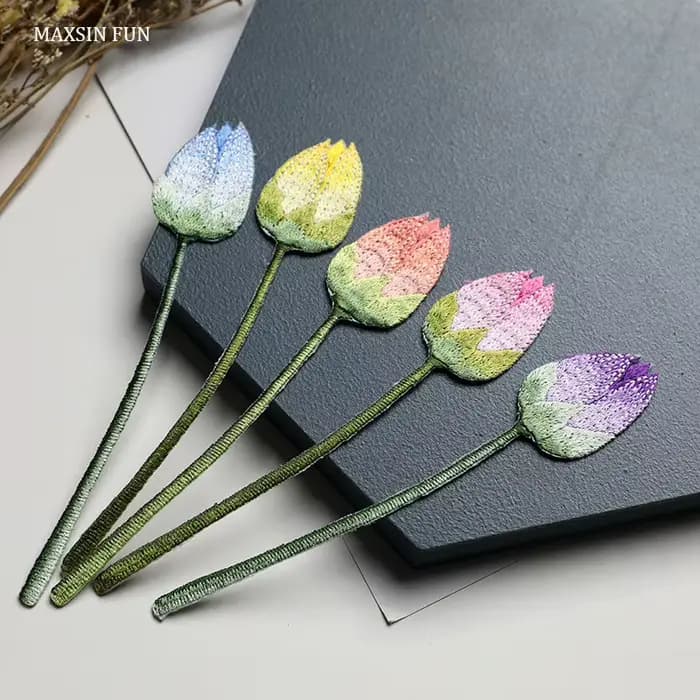 Fer à broder Lotus Bud sur patchs pour vêtements, autocollants décoratifs bricolage, 5 couleurs en option, autocollant de dessin animé adhésif exquis