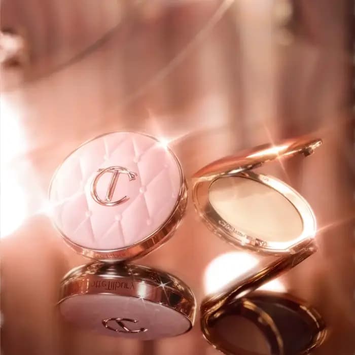 Charlotte Tilbury Poudre fixante lissante pour la peau