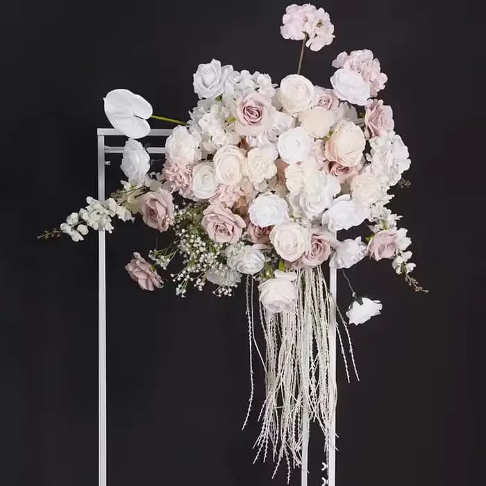 Blanc rose fond de mariage KT conseil décoration rose souffle de bébé delphinium scène sol fleur banquet événement accessoires fenêtre di