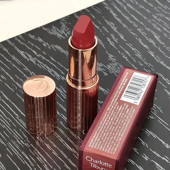Charlotte Tilbury Rouge à lèvres mat longue tenue