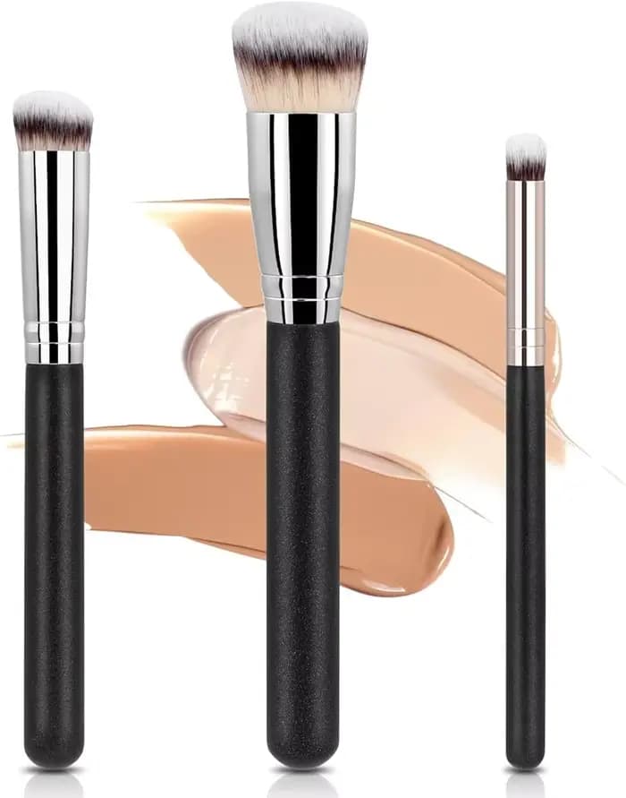 Le set de pinceaux de maquillage en 3 pièces comprend