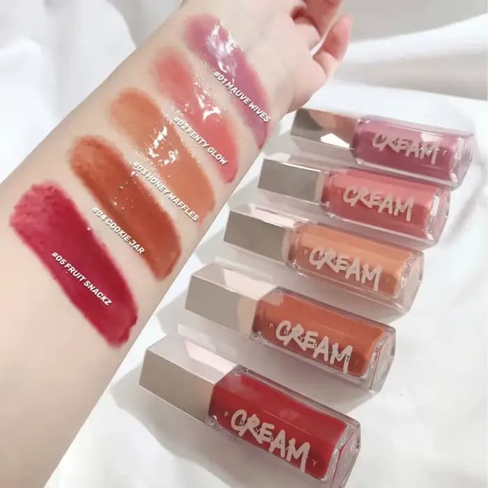 Rouge à lèvres tendance Fenty Glow FUSSY HEAT FENTY GLOW