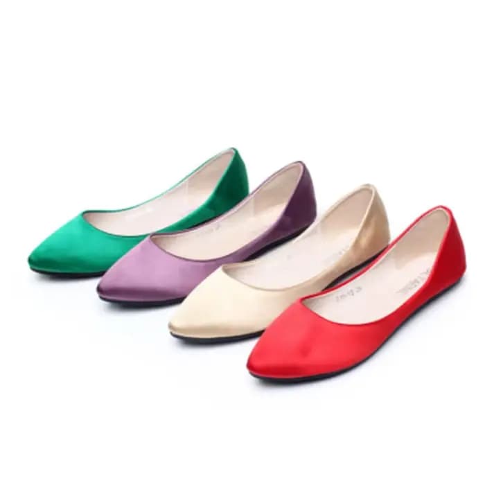 Chaussures en Satin de soie pour femmes, rétro rouge, grande taille 3-48, mode, nouveaux Styles, bout pointu, chaussures plates décontractées, danse douce, Kvoll
